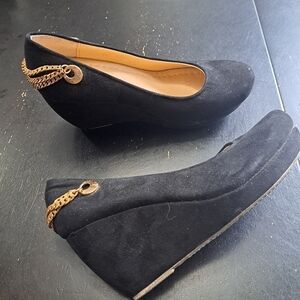 Intensity Platform Wedge With Chain Embellishments